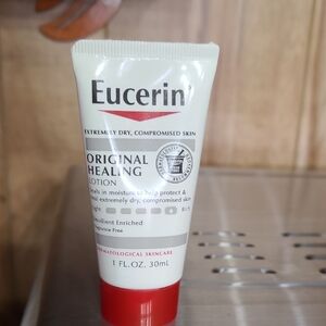 Eucerin Original Healing Lotion - Cream/Red